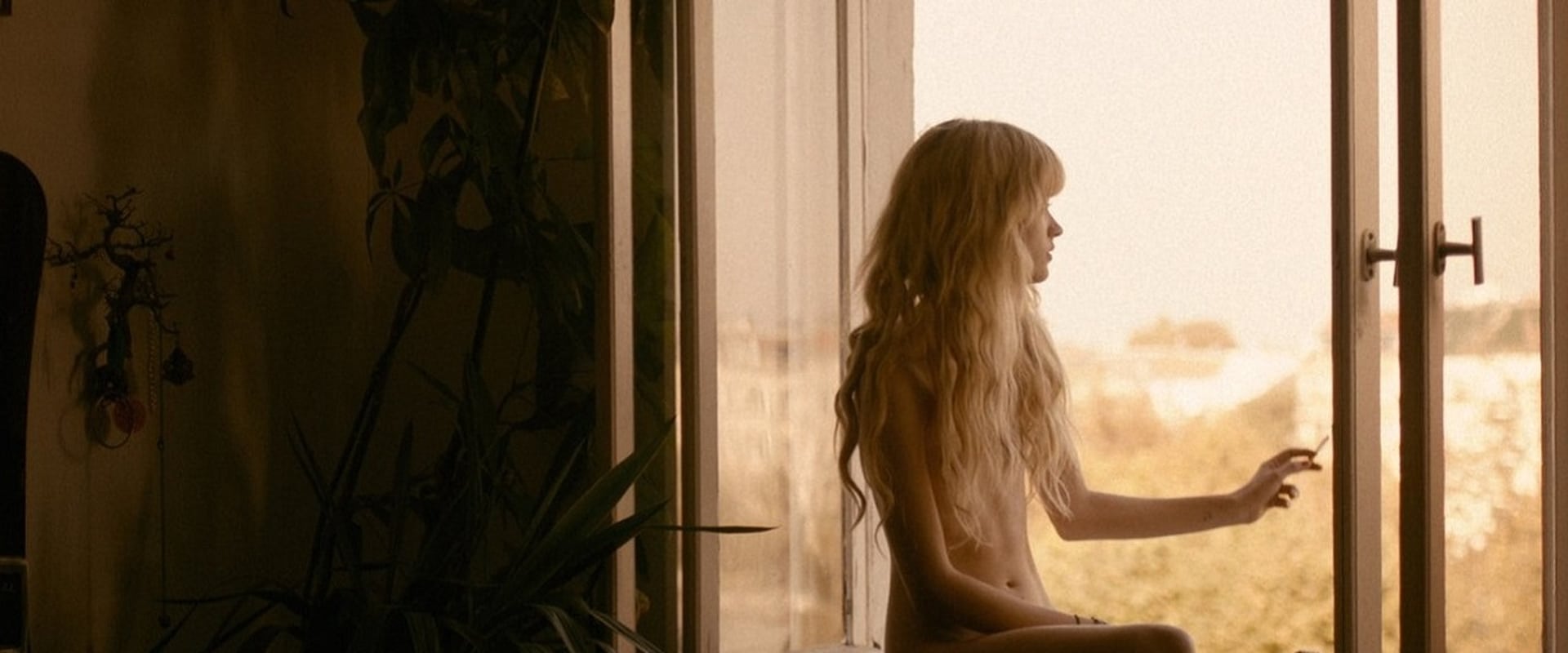 دانلود فیلم Bang Gang: A Modern Love Story 2015 (بنگ گنگ: یک داستان عاشقانه مدرن 2015) بدون سانسور با زیرنویس فارسی