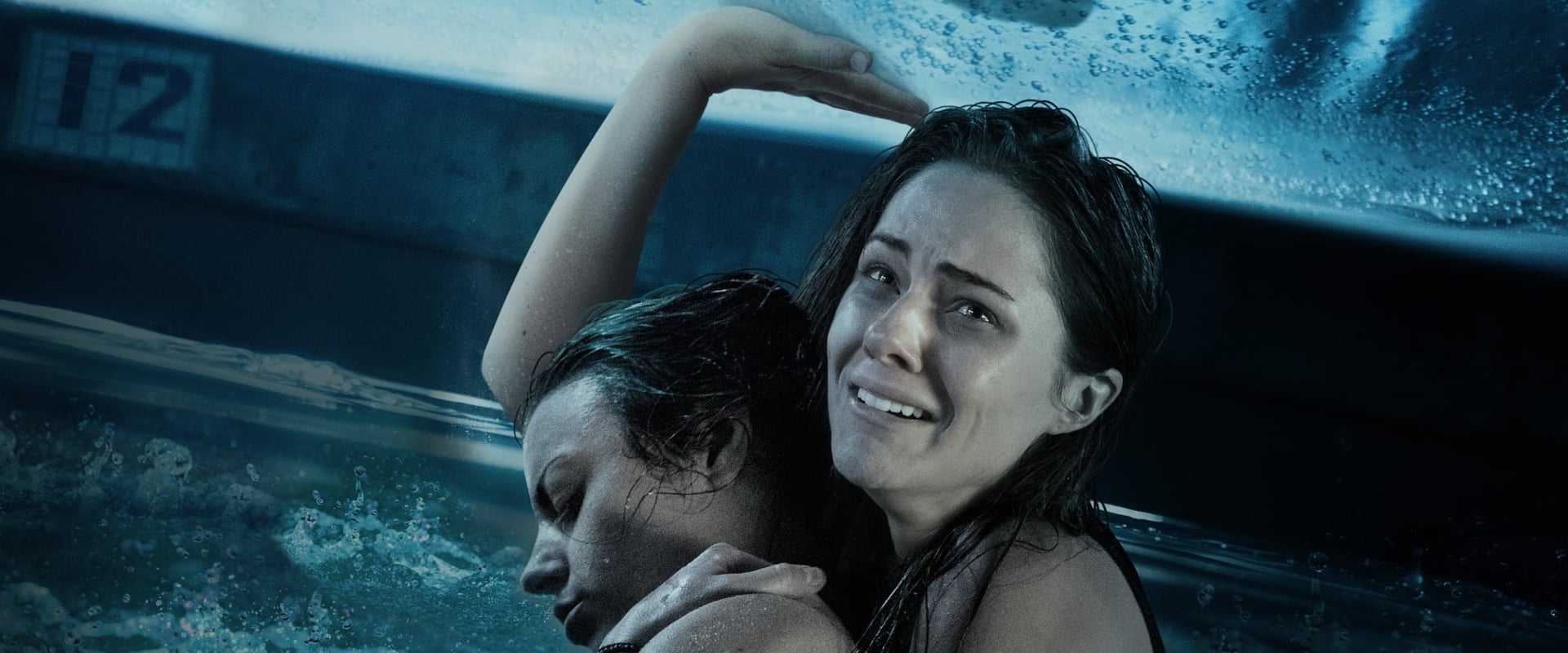 دانلود فیلم 12 Feet Deep 2017 (عمق ۱۲ فوت 2017) بدون سانسور با زیرنویس فارسی