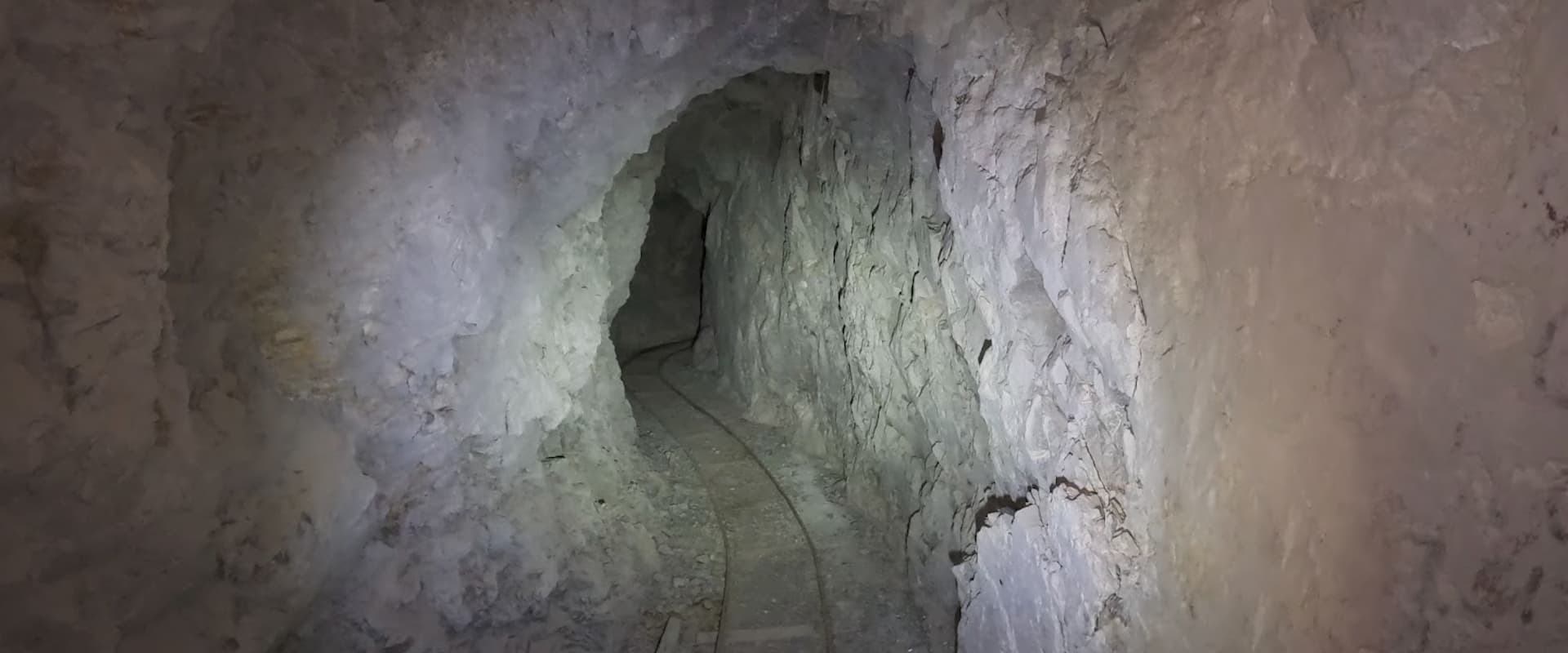 دانلود فیلم Horror in the High Desert 3: Firewatch 2024 (وحشت در بیابان مرتفع 3 2024) بدون سانسور با زیرنویس فارسی