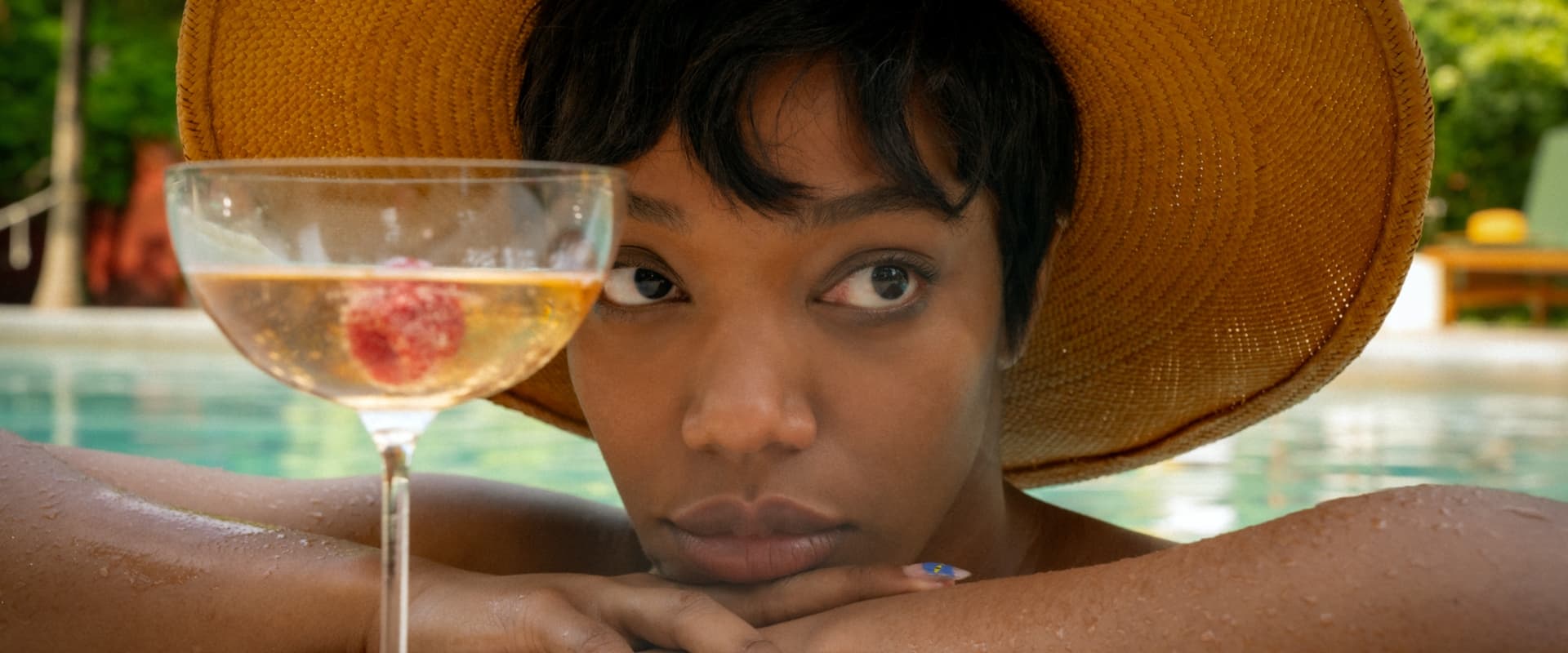 دانلود فیلم Blink Twice 2024 (دوبار چشمک بزن 2024) بدون سانسور با زیرنویس فارسی