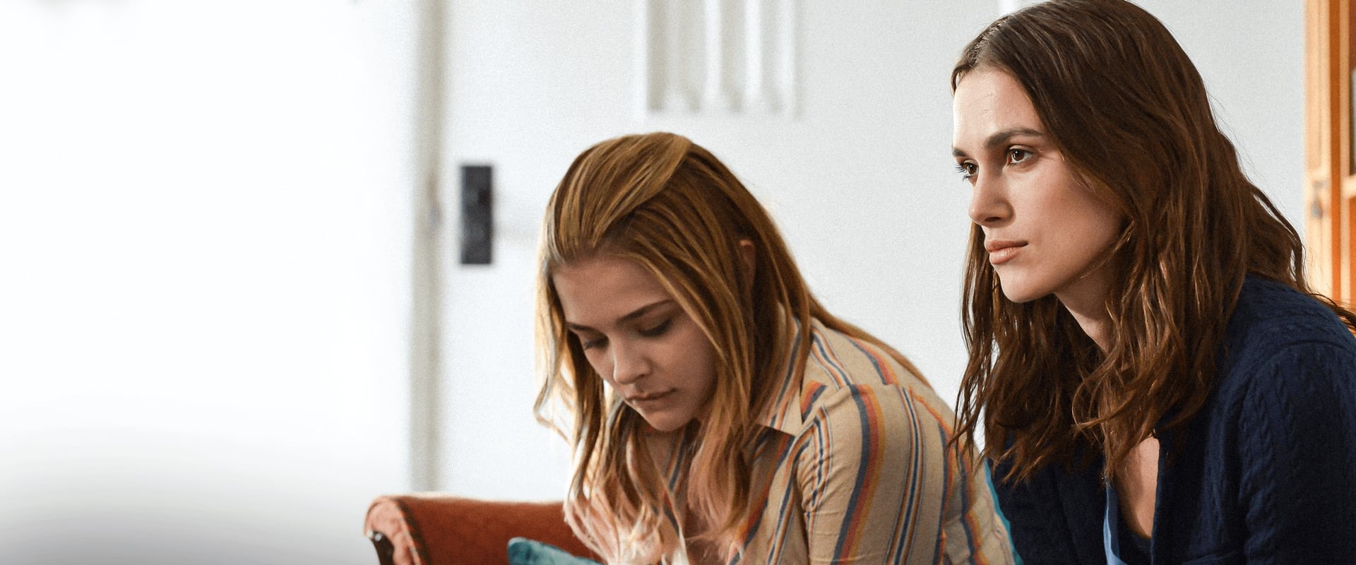 دانلود فیلم Laggies 2014 (کند ذهن ها 2014) بدون سانسور با زیرنویس فارسی