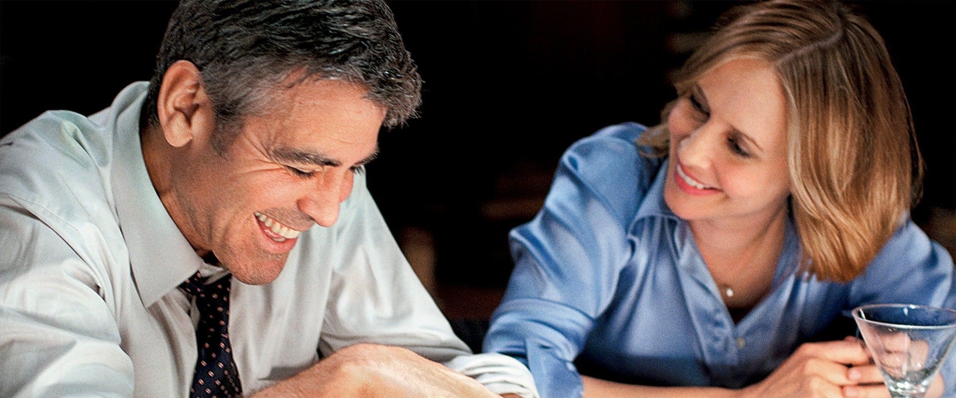 دانلود فیلم Up in the Air 2009 (بالا در آسمان 2009) بدون سانسور با زیرنویس فارسی