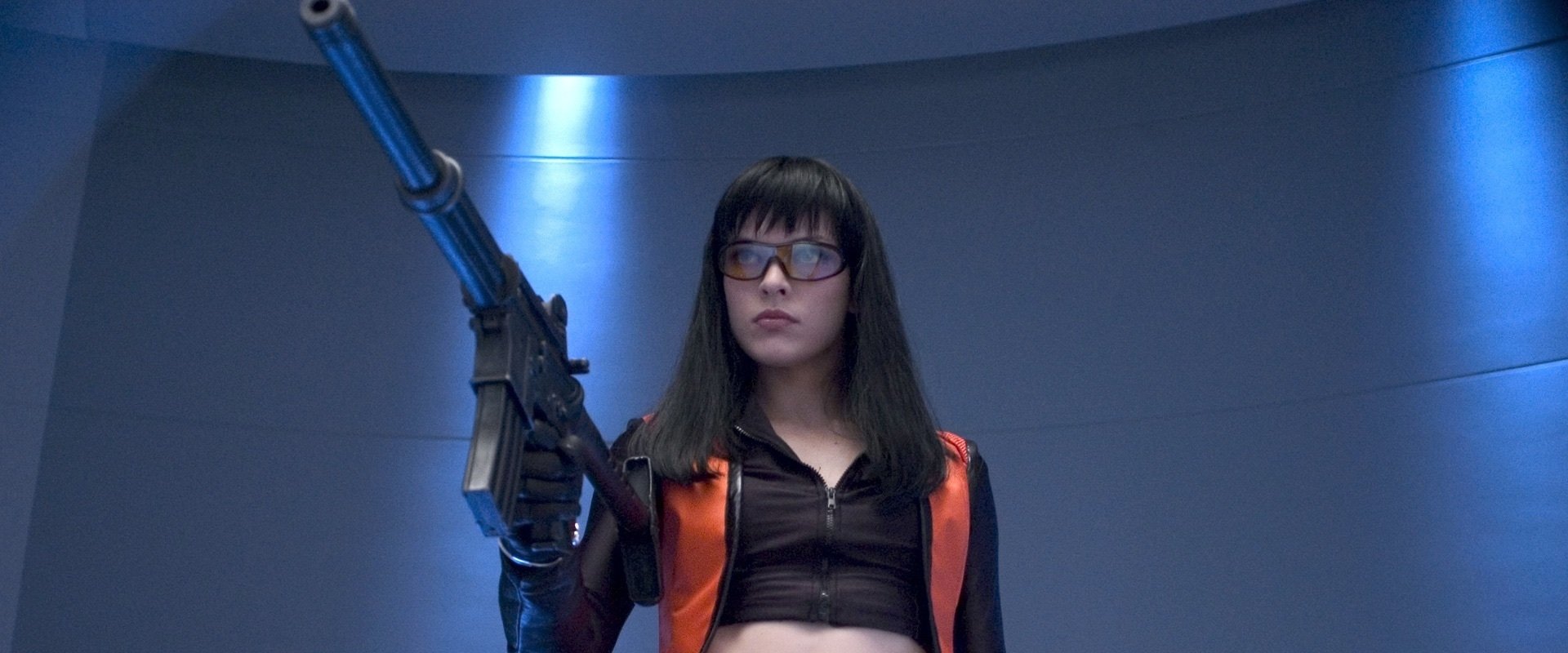 دانلود فیلم Ultraviolet 2006 (ماوراء بنفش 2006) بدون سانسور با زیرنویس فارسی