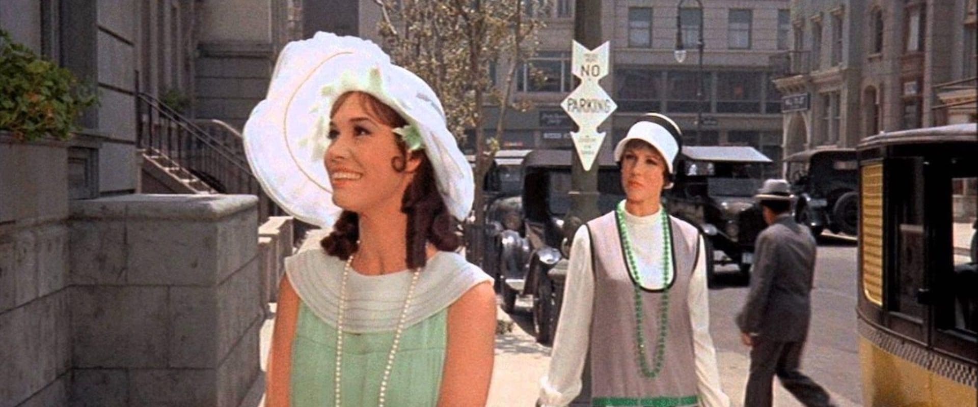 دانلود فیلم Thoroughly Modern Millie 1967 (میلی کاملا مدرن 1967) بدون سانسور با زیرنویس فارسی