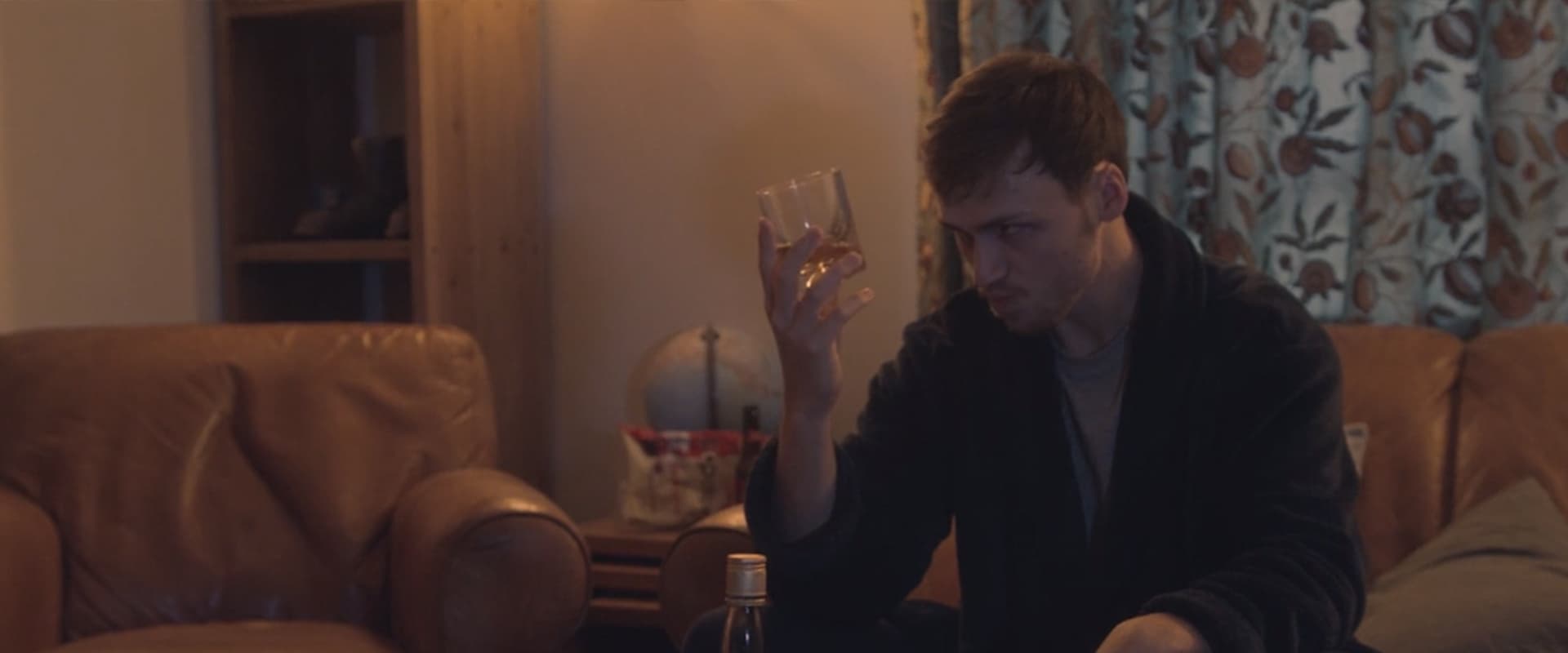 دانلود فیلم Homesick 2021 (دلتنگی 2021) بدون سانسور با زیرنویس فارسی