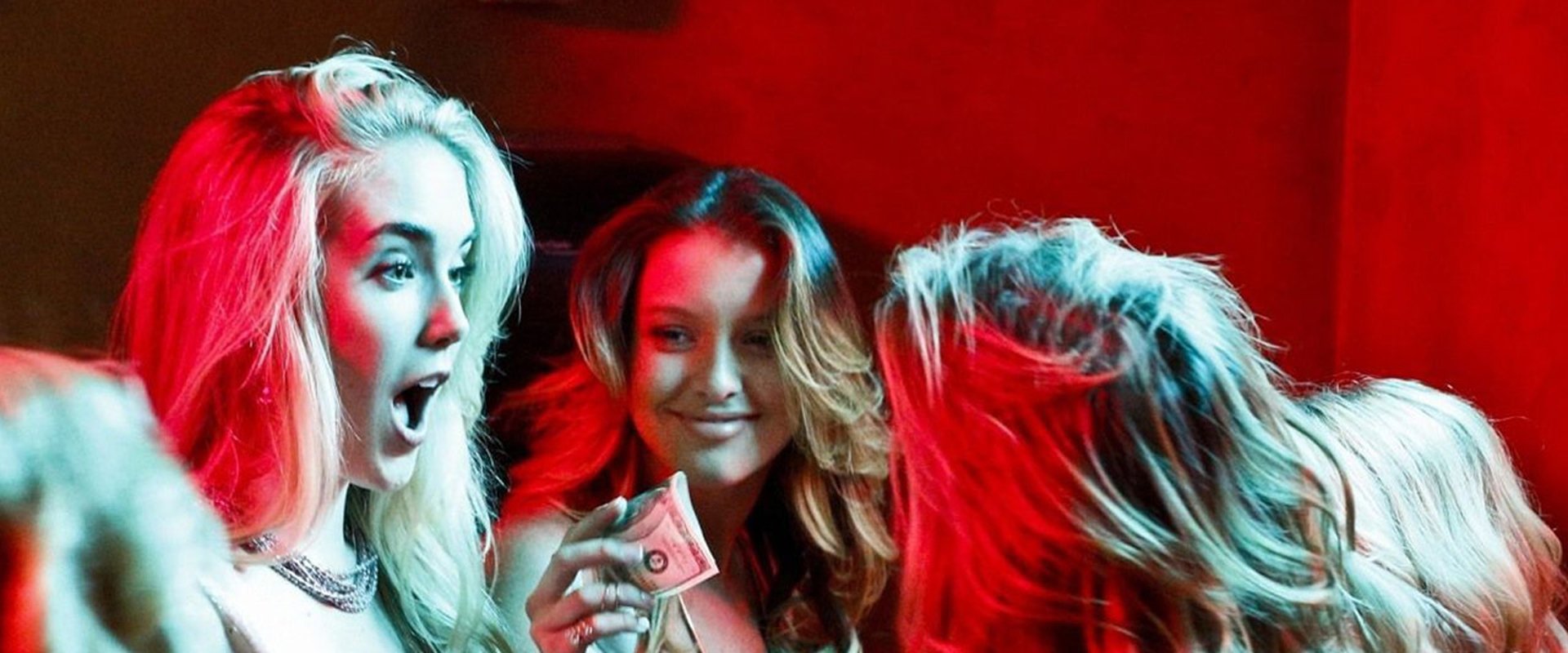 دانلود فیلم Babysitter’s Black Book 2015 (کتاب سیاه پرستار بچه 2015) بدون سانسور با زیرنویس فارسی