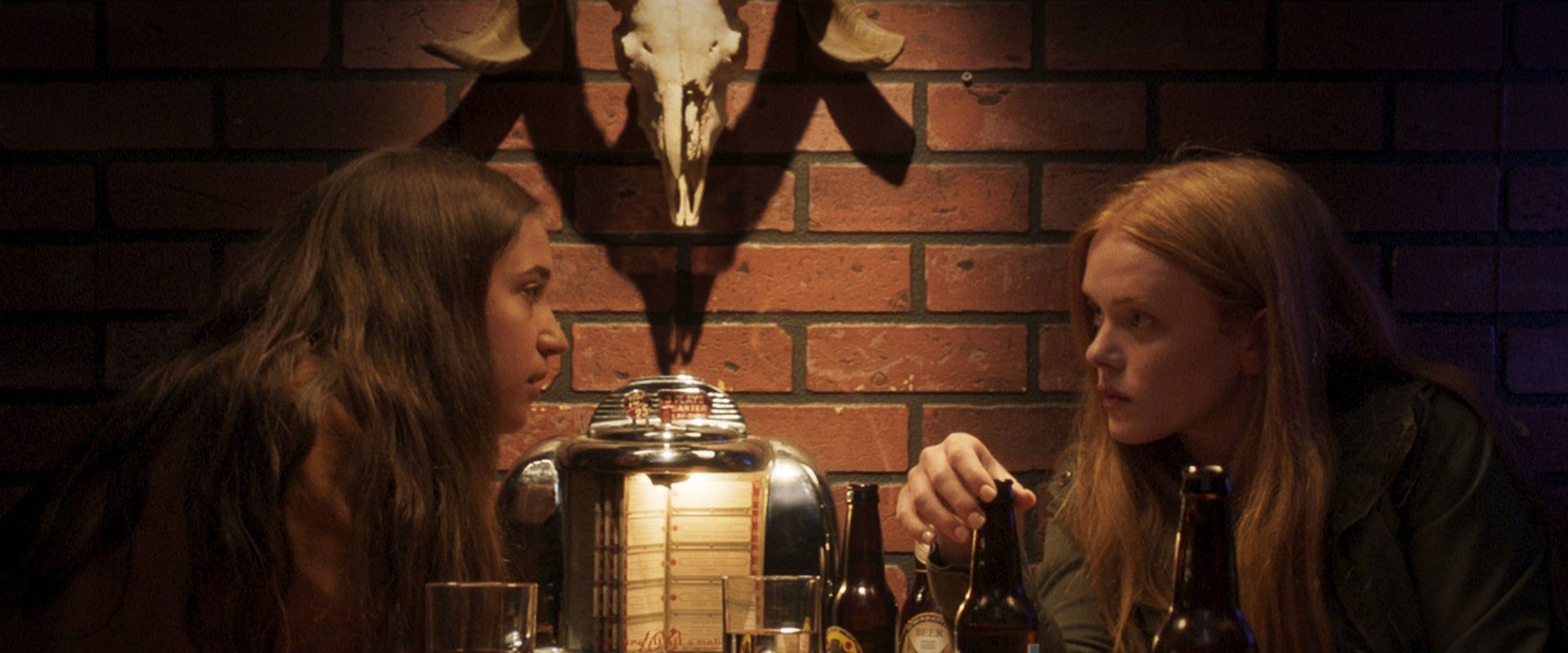 دانلود فیلم Witch Hunt 2021 (شکار ساحره 2021) بدون سانسور با زیرنویس فارسی