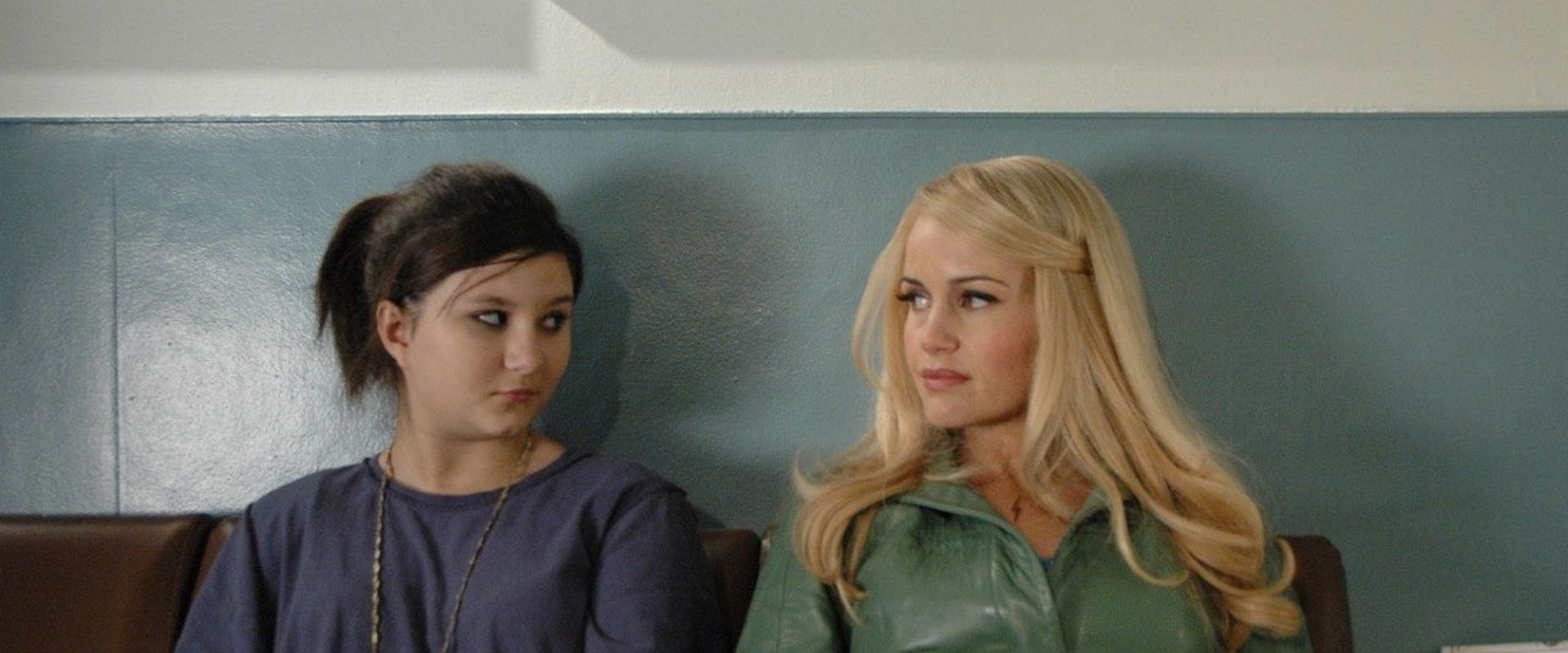 دانلود فیلم Women in Trouble 2009 (زنان در دردسر 2009) بدون سانسور با زیرنویس فارسی