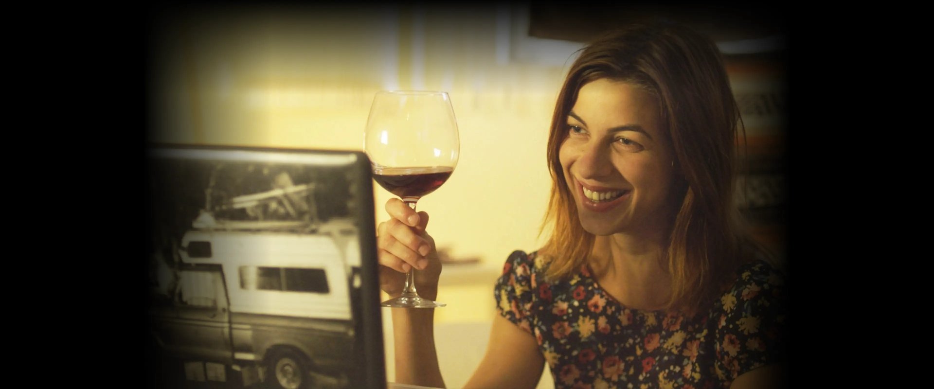 دانلود فیلم 10.000 Km 2014 (۱۰٬۰۰۰ کیلومتر 2014) بدون سانسور با زیرنویس فارسی