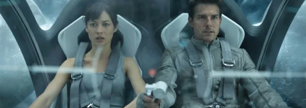 سکانسی از فیلم oblivion با حضور تام کروز و همسرش