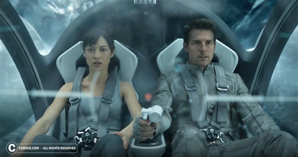 سکانسی از فیلم oblivion با حضور تام کروز و همسرش