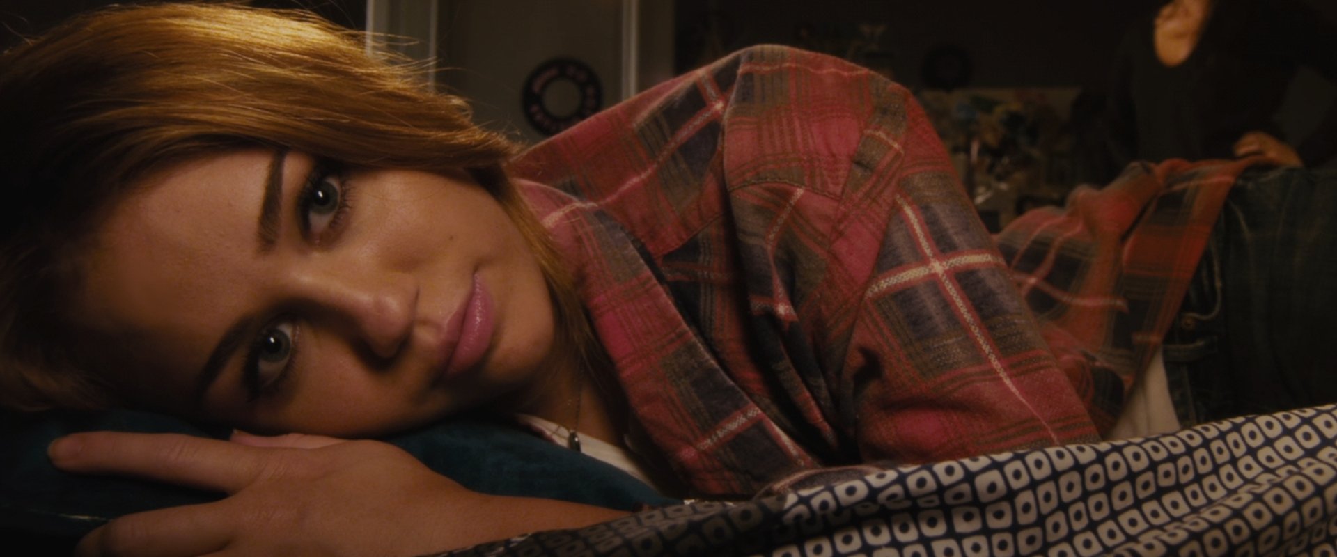 دانلود فیلم LOL 2012 (لول 2012) بدون سانسور با زیرنویس فارسی