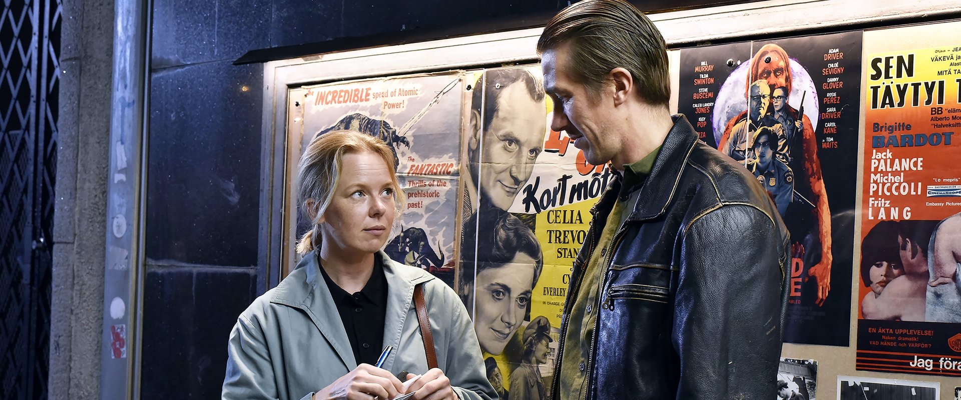 دانلود فیلم Fallen Leaves 2023 (برگ‌های افتاده 2023) بدون سانسور با زیرنویس فارسی